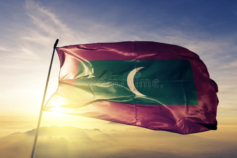 Tissu de tissu de textile de drapeau national des Maldives ondulant sur le dessus illustration de vecteur Tissu de tissu de textile de drapeau national des Maldives ondulant sur le dessus illustration de vecteur