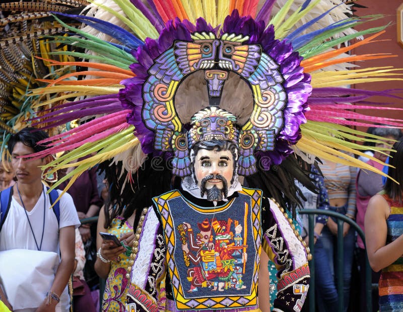 24,526 en la categoría «Carnaval clothes» de fotos e imágenes de stock  libres de regalías