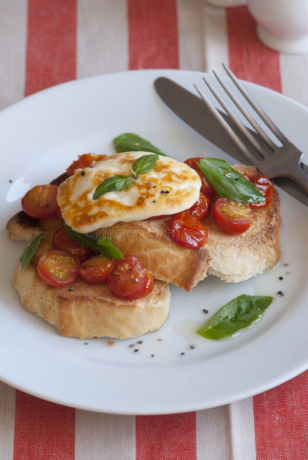 Toast with Halloumi