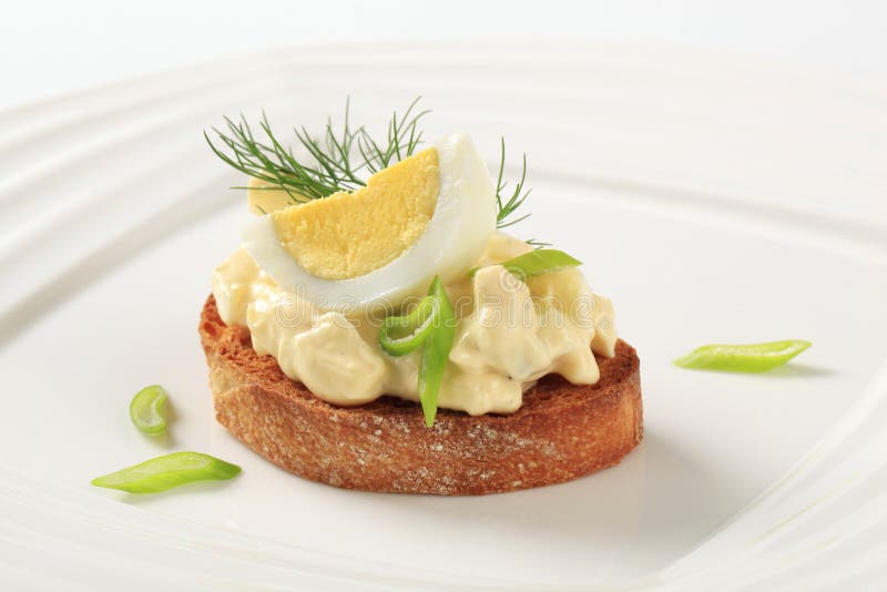 Toasted bread and egg spread