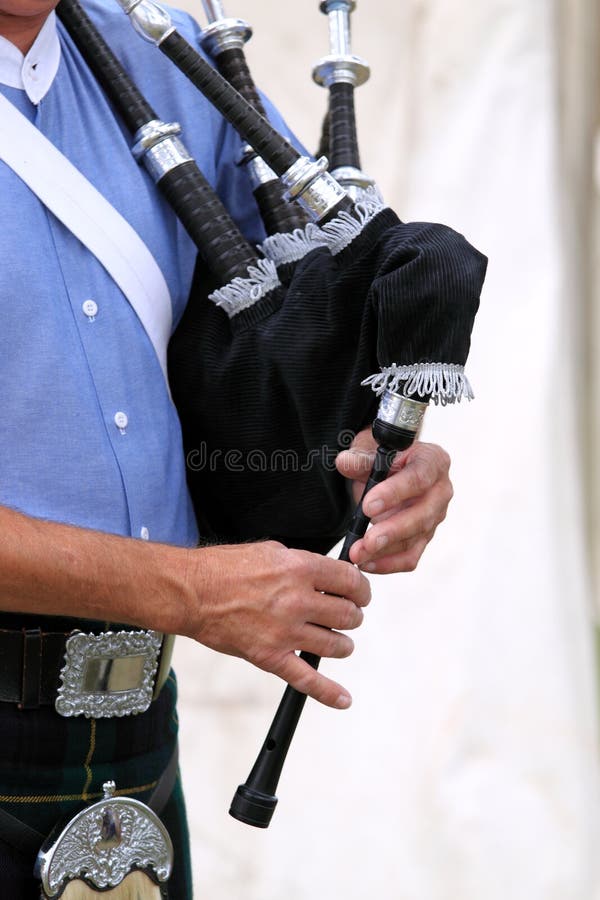 Incensario De Plata O Alpaca Para Quemar Incienso En La Semana Santa,  España Fotos, retratos, imágenes y fotografía de archivo libres de derecho.  Image 23575536