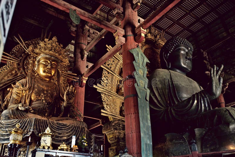 Todaiji tempel på en varm vårdag royaltyfria foton Todaiji tempel på en varm vårdag royaltyfria foton