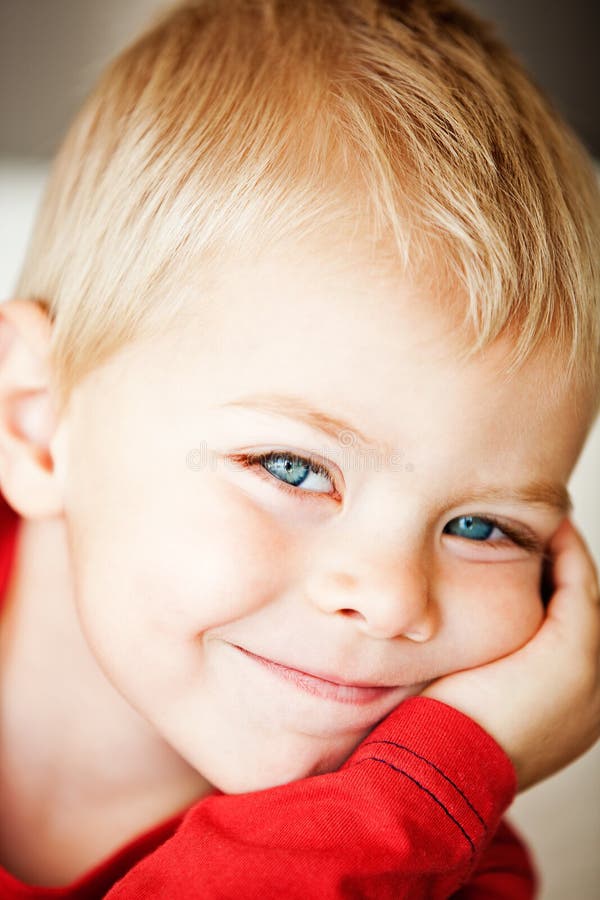 Free Toddler Boy Royalty Free Stock Photo - 24101235