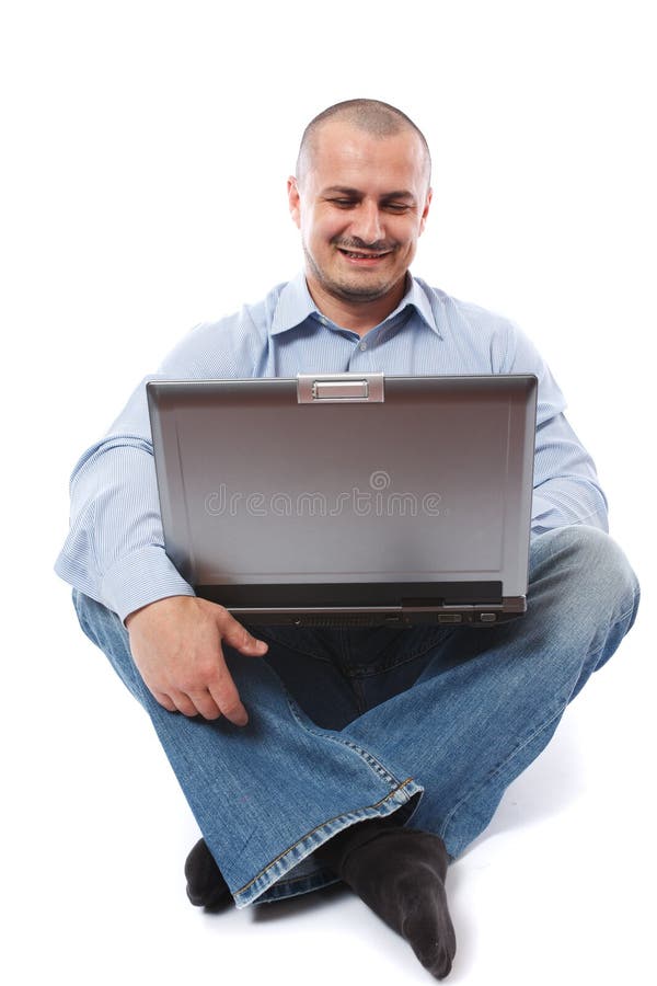 Toevallige zakenman met laptop die op wit wordt geïsoleerdt stock fotografie Toevallige zakenman met laptop die op wit wordt geïsoleerdt stock fotografie