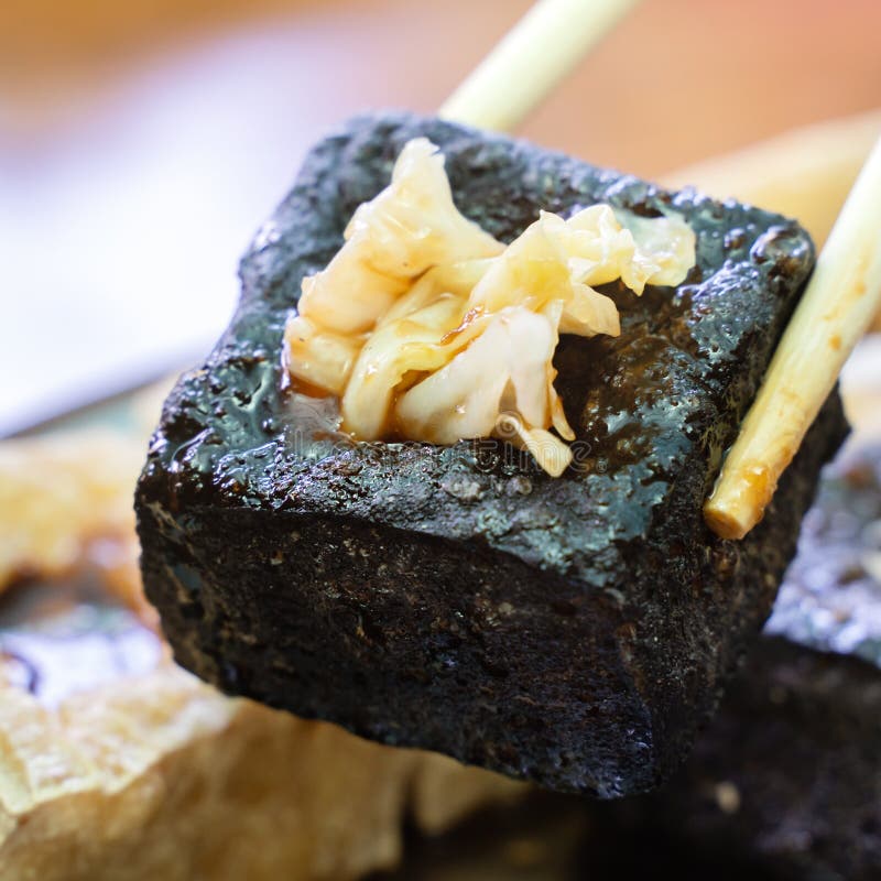 Tofu împuțit cu varză murată, faimoasă și delicioasă, în Taiwan stock photography