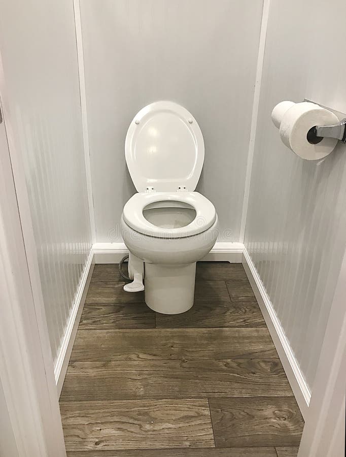 Bathroom stall