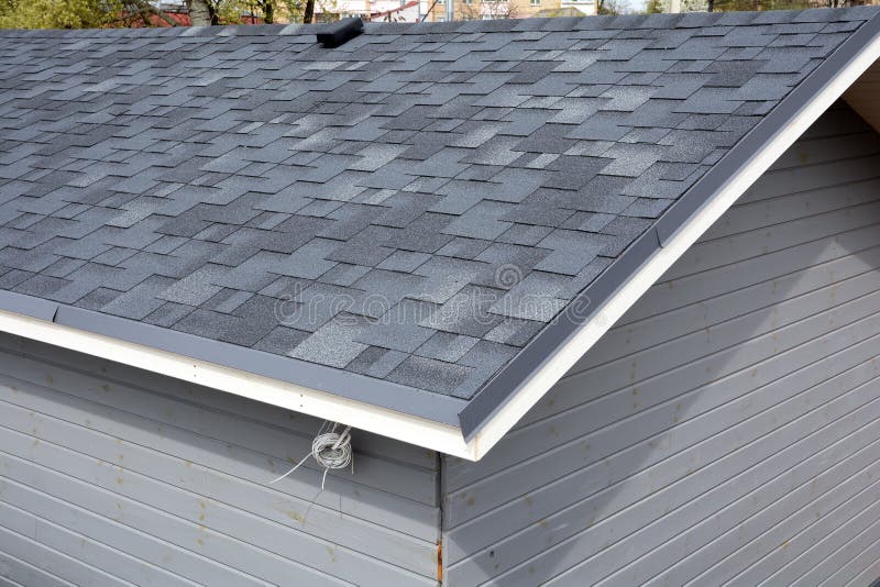 Toit De Tuile De Bitume Bardeaux De Toit Toiture Fermez Vous Vers Le Haut De La Vue Sur Asphalt Roofing Shingles Image Stock Image Du Cout Reparation 91434253