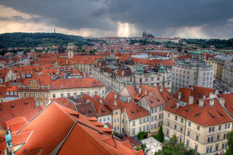 Toits de Prague photo libre de droits Toits de Prague photo libre de droits
