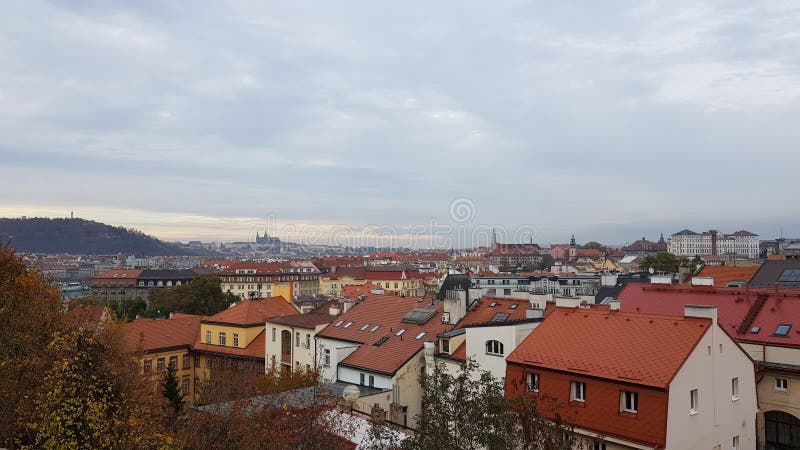 Toits de Prague en automne images stock Toits de Prague en automne images stock