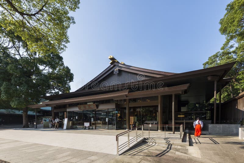 Tokyo Japan - Oktober 2, 2016: Meiji Shrine Shibuya, Tokyo, Japan royaltyfri fotografi Tokyo Japan - Oktober 2, 2016: Meiji Shrine Shibuya, Tokyo, Japan royaltyfri fotografi