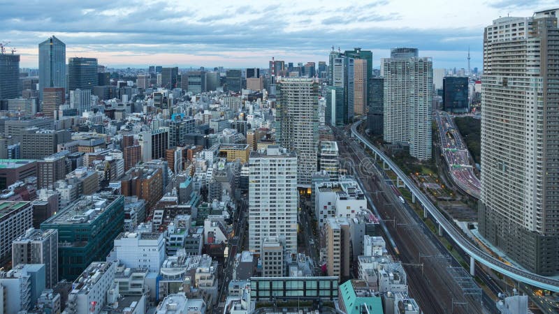 Tokyo-Stadtskylinetag zum Nachtzeitversehen
