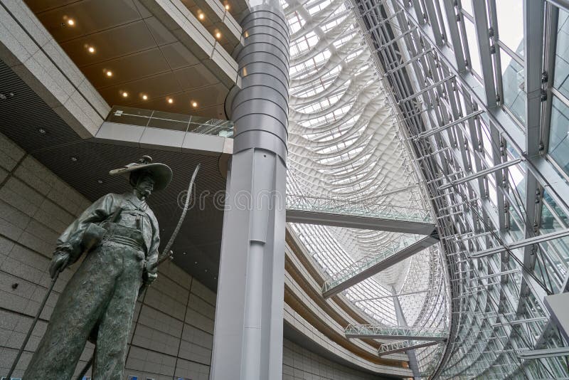 Tokyo är internationellt forum byggnaden öppet till allmänheten och fotografering för bildbyråer Tokyo är internationellt forum byggnaden öppet till allmänheten och fotografering för bildbyråer