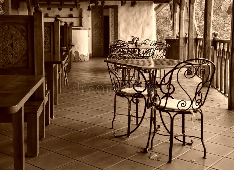 Tom cafe arkivfoto. Bild av östligt, tatuering, kafé, tomt 7427908