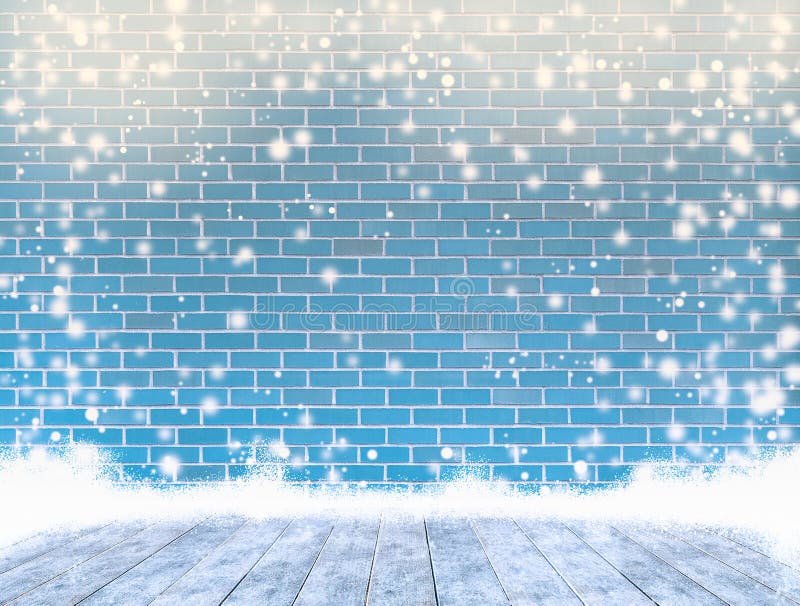 Tom färgtegelstenvägg med isräkningen ett trägolv och snöa, royaltyfri bild Tom färgtegelstenvägg med isräkningen ett trägolv och snöa, royaltyfri bild