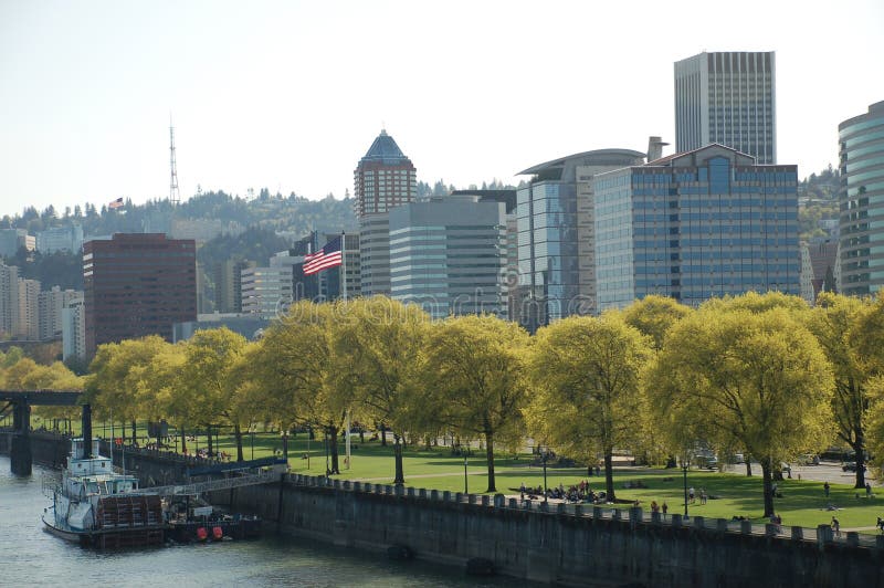Tom McCall Waterfront Park em Portland, Oregon imagem de stock royalty free Tom McCall Waterfront Park em Portland, Oregon imagem de stock royalty free