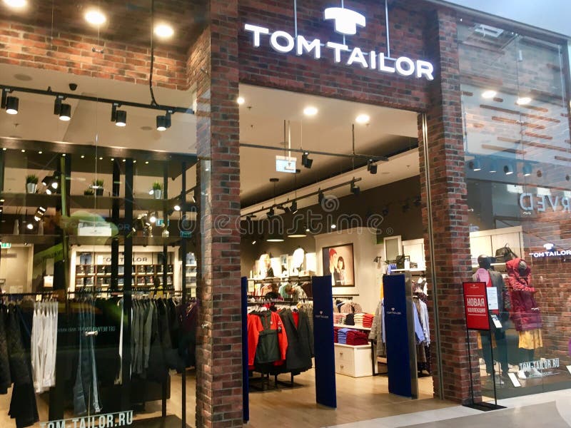 dokumentarfilm smidig romanforfatter Tom Tailor retail store editorial image. Image of indoors - 159715060