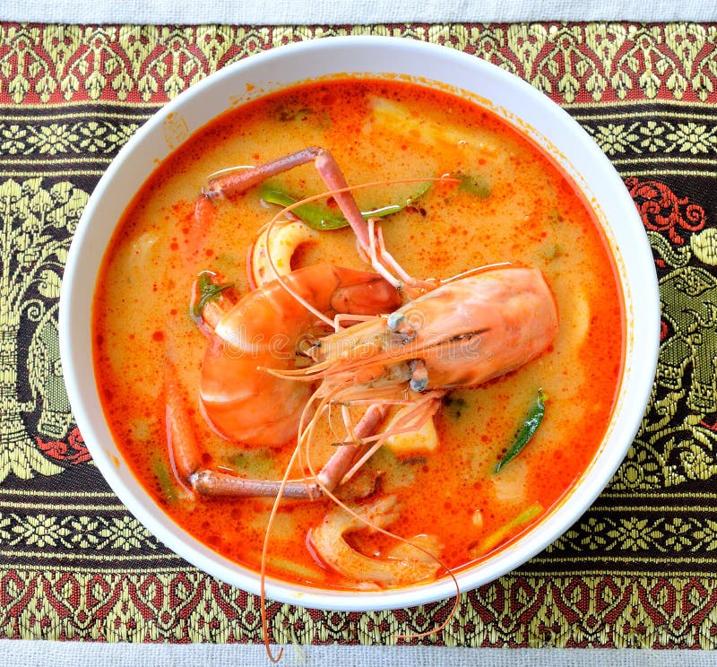 Tom Yum Goong - sopa caliente y picante tailandesa imagenes de archivo Tom Yum Goong - sopa caliente y picante tailandesa imagenes de archivo