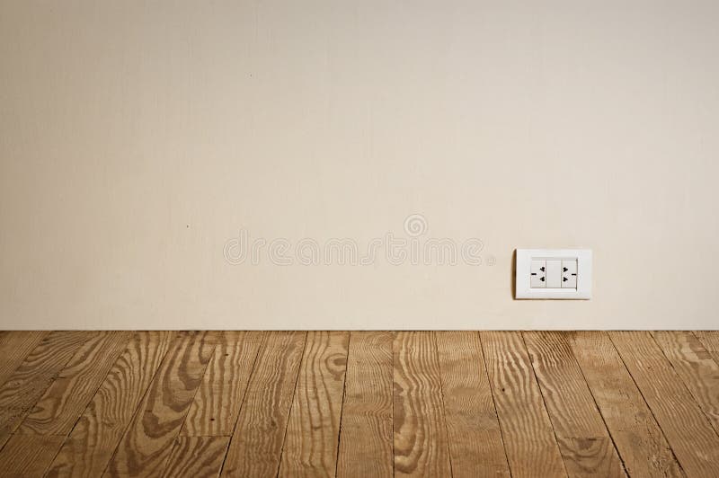 Tomada elétrica na parede velha. foto de stock Tomada elétrica na parede velha. foto de stock