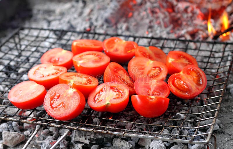 Tomaten gegrillt stockbild. Bild von grill, nahrung, feuer - 17408813