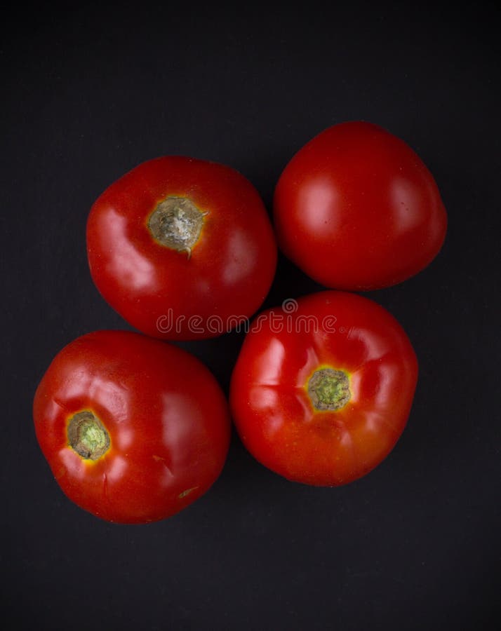 Tomates crus vermelhos fotos de stock Tomates crus vermelhos fotos de stock