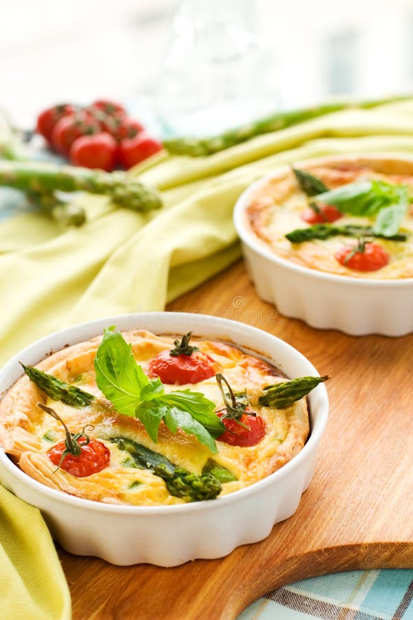 Tomato asparagus quiche