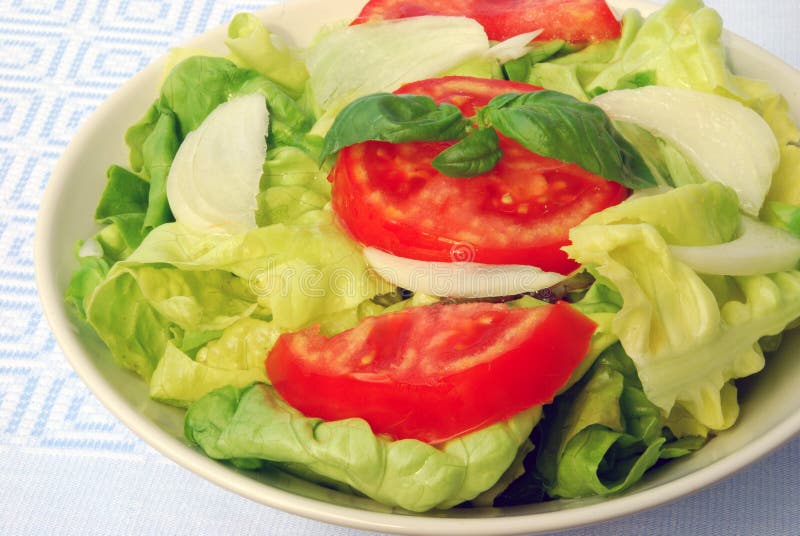 Tomato-lettuce salad