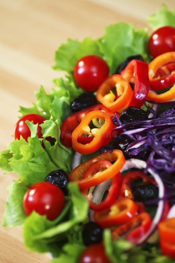 Tomato Pepper Olive Red Onion & Cabbage Salad