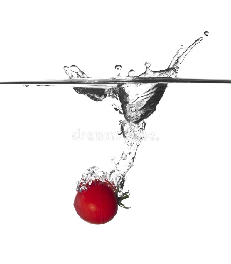 Tomato splash in water