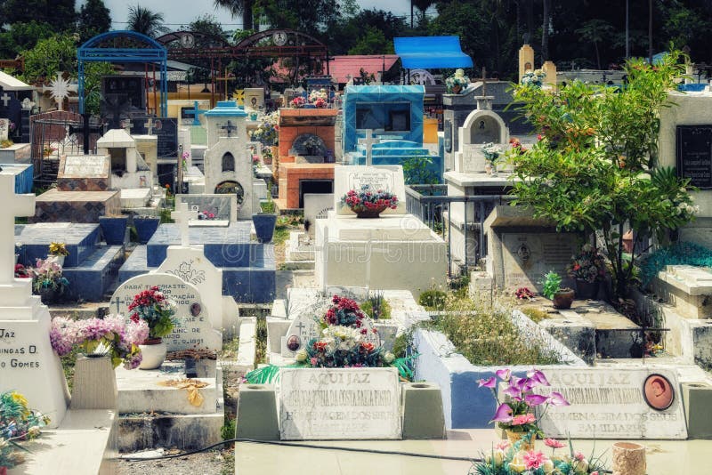 Tombe in Santa Cruz Cemetery; Dili, Timor orientale