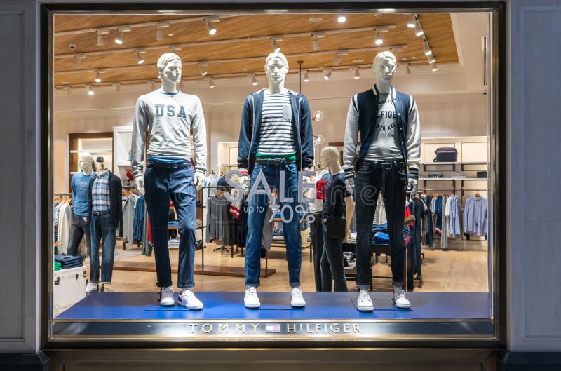 Tommy Hilfiger En Emquatier, Bangkok, Tailandia, El 6 De De 2018: Fotografía editorial - de fondo, azul: 108991187