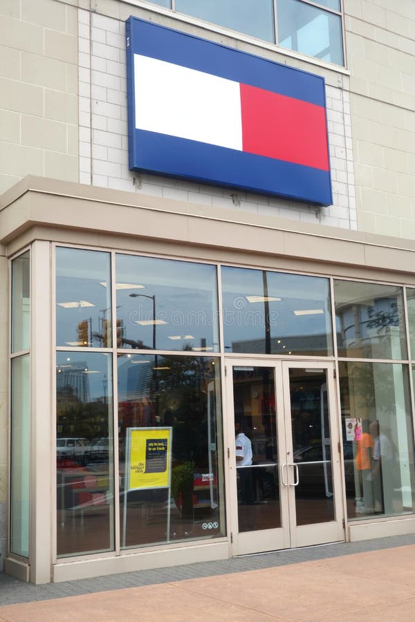 Tommy hilfiger outlet editorial photography. Image of mall 29721567