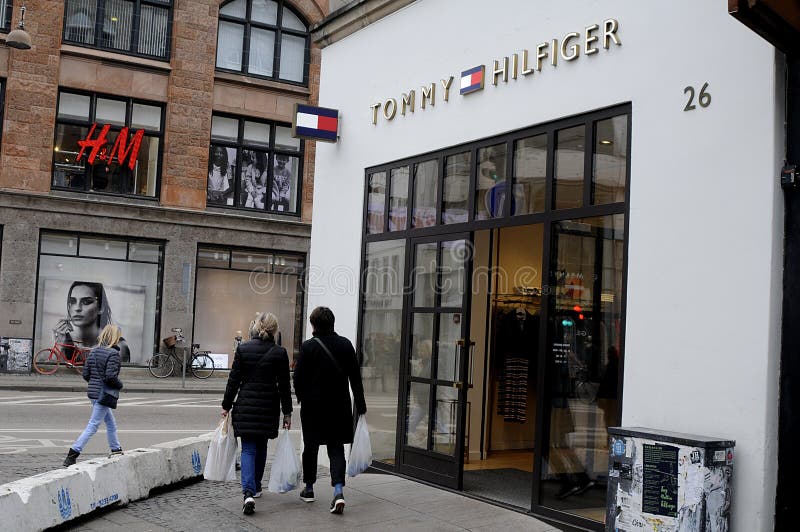tilfældig tilfredshed oase Tommy Hilfiger Storeon Strieget in Copenhagen Denmark Editorial Stock Photo  - Image of kobenhavn, business: 185776173