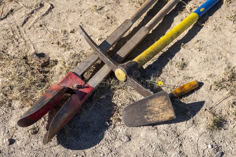 Pick up a trowel and cement mix concrete is compacted sand. Stock Photo by  ©Bubbers 325059608