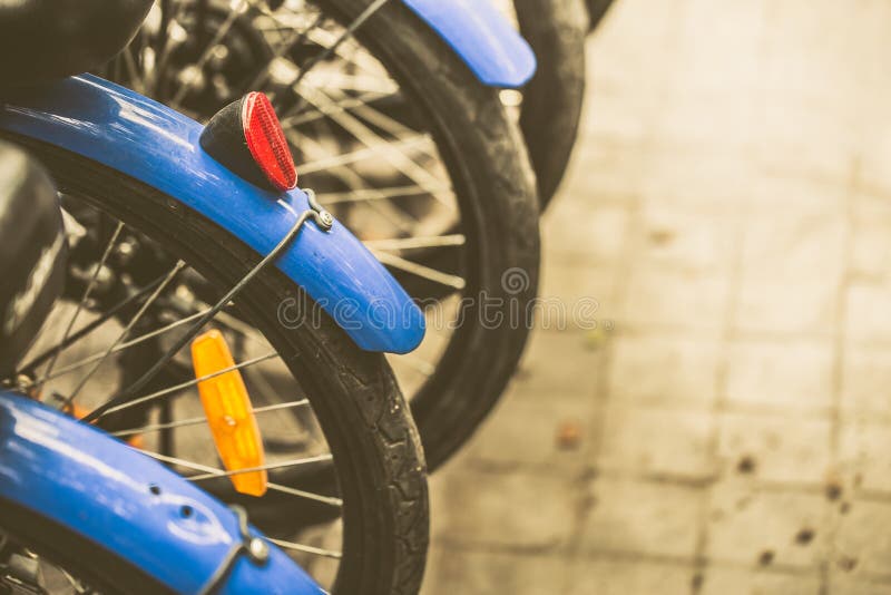 Toon van de fiets de achter uitstekende kleur royalty-vrije stock afbeelding Toon van de fiets de achter uitstekende kleur royalty-vrije stock afbeelding