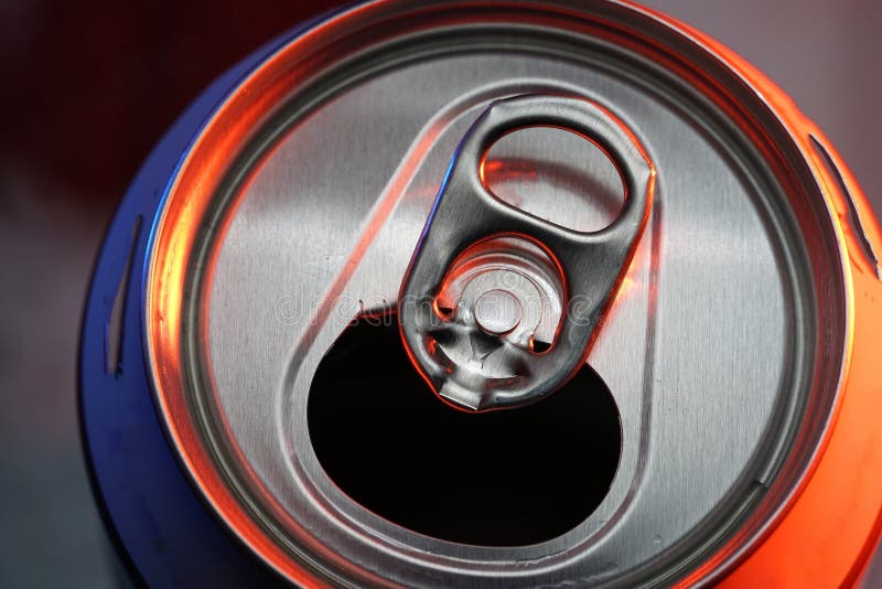 https://thumbs.dreamstime.com/b/top-closeup-view-metal-soda-can-lid-196564036.jpg