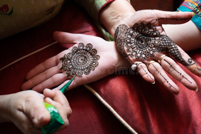 Henna Tattoo On Hands Images – Browse 91,662 Stock Photos, Vectors, and  Video | Adobe Stock