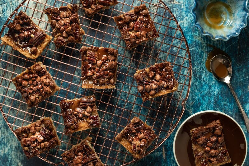 Top Down View of Caramel Pecan Chocolate Chip Squares on a Round