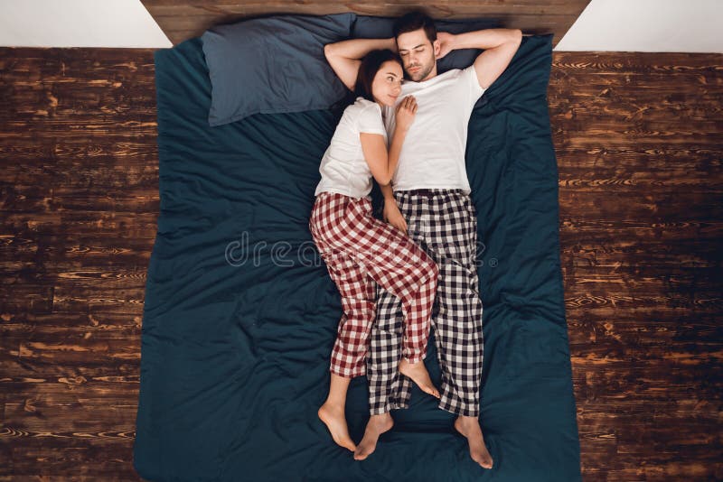 What Your Sleep Position Reveals About Your Relationship | the Urban Dater