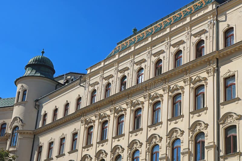 Pohled shora na budovu Generální pošty v Bratislavě, Slovenská republika