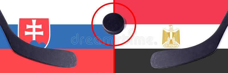 Pohled shora hokejový puk s velením Slovensko vs. Egypt s holemi na vlajce. Koncepce hokejových soutěží