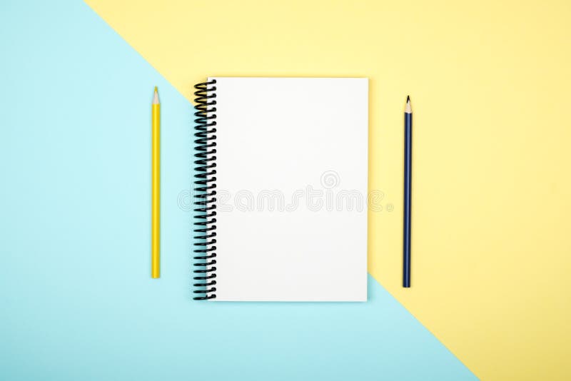 Open Spiral Sketchbook With Colored Pencils Stock Photo - Download Image  Now - Art, Art And Craft, Blank - iStock