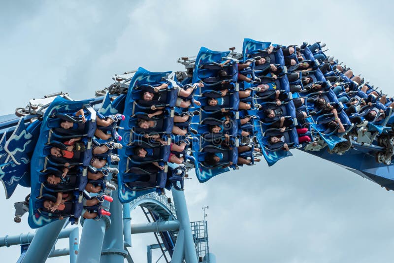 Roller coaster seaworld hi-res stock photography and images - Alamy