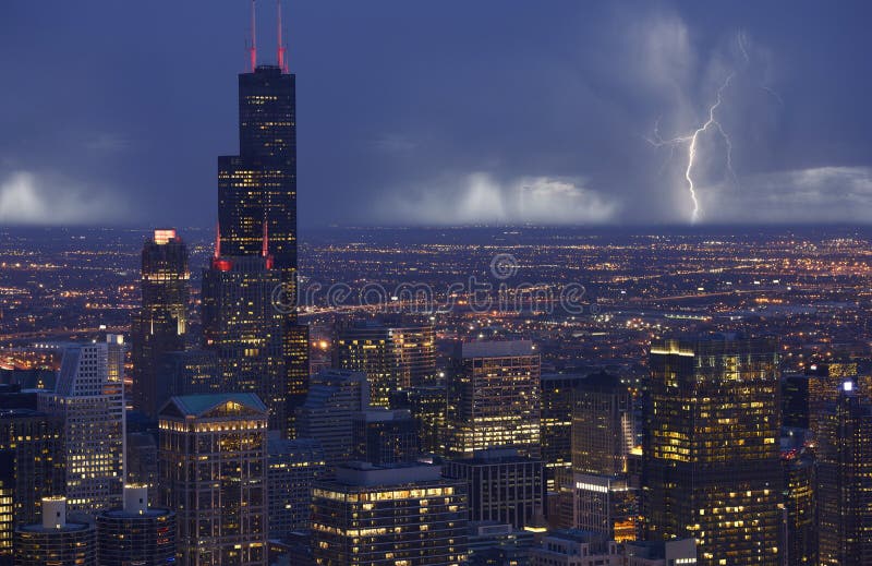Tormenta de Chicago del horizonte imagen de archivo libre de regalías Tormenta de Chicago del horizonte imagen de archivo libre de regalías
