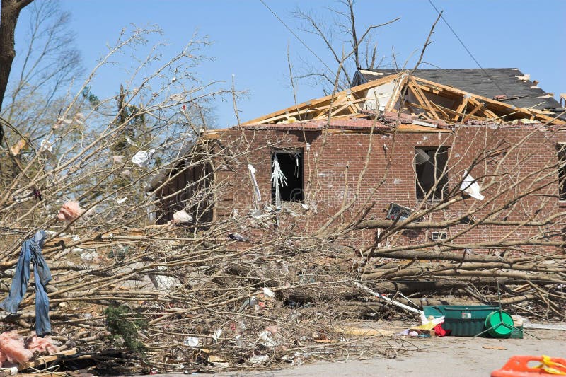 Tornado damage ky 1k