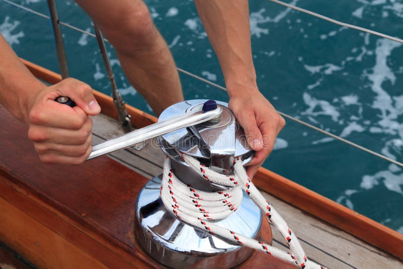 Torno en un barco de vela fotografía de archivo Torno en un barco de vela fotografía de archivo