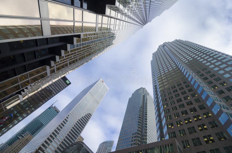 Toronto, Canadá - 27 de enero de 2016: Rascacielos en Toronto céntrico, distrito financiero imagenes de archivo Toronto, Canadá - 27 de enero de 2016: Rascacielos en Toronto céntrico, distrito financiero imagenes de archivo