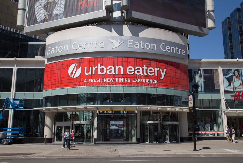 Toronto Eaton Centre editorial photography. Image of shopping - 41946382