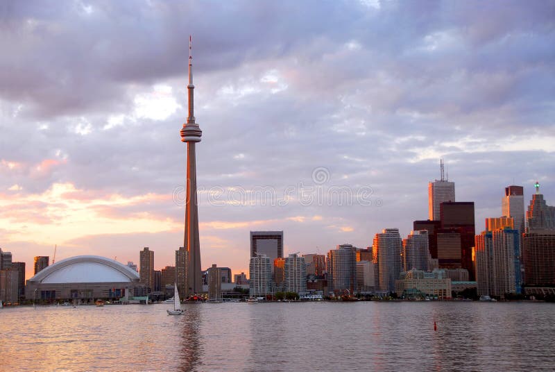 Toronto no por do sol fotografia de stock royalty free Toronto no por do sol fotografia de stock royalty free