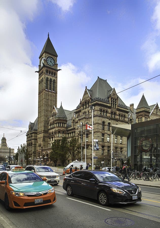 TORONTO, ONTARIO, CANADA - NOVEMBER 22, 2017: View of Old City Hall with tower clock in Toronto royalty free stock photos TORONTO, ONTARIO, CANADA - NOVEMBER 22, 2017: View of Old City Hall with tower clock in Toronto royalty free stock photos