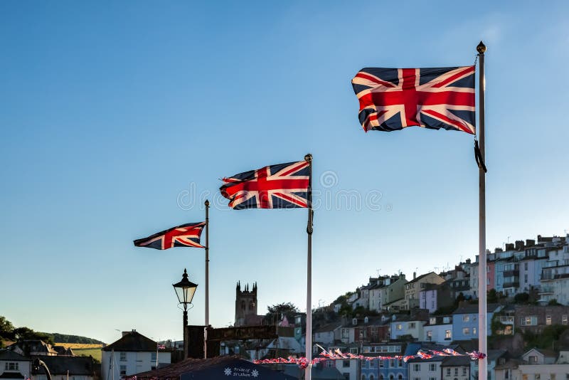 Torquay Devon Uk 7月28日 英国国旗在torquay下垂飞行图库摄影片
